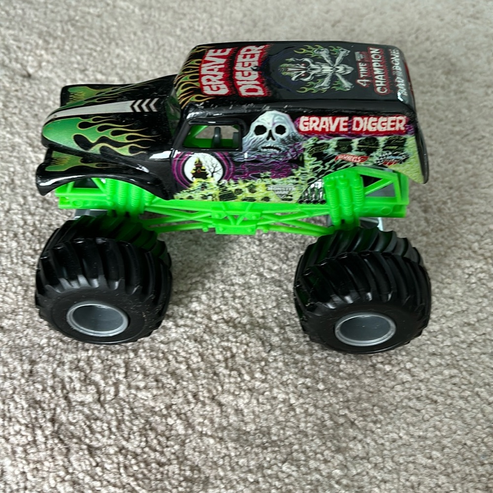 Monster Jam Grave Digger Truck
